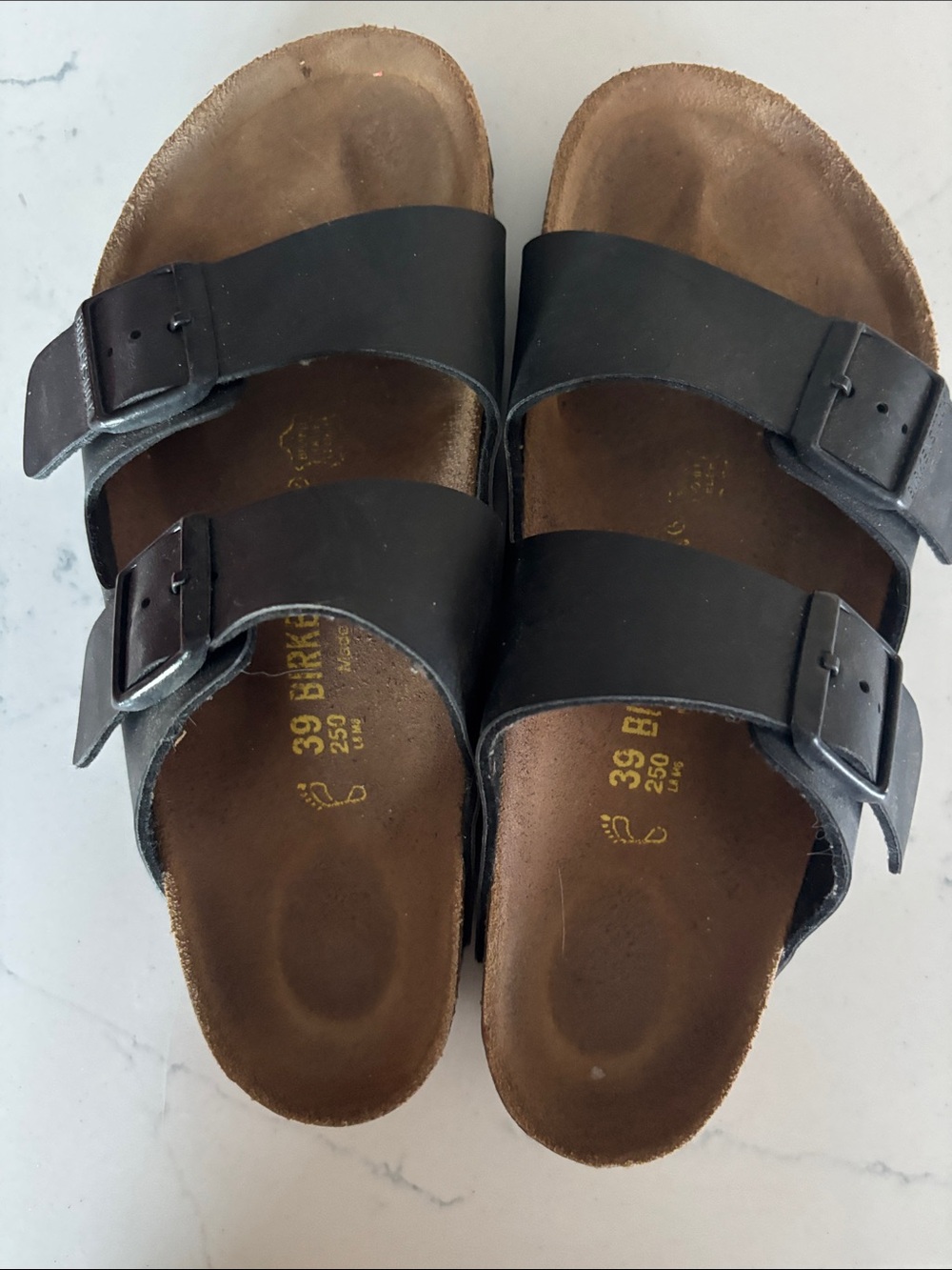 Black leather Arizona Birkenstock size 39